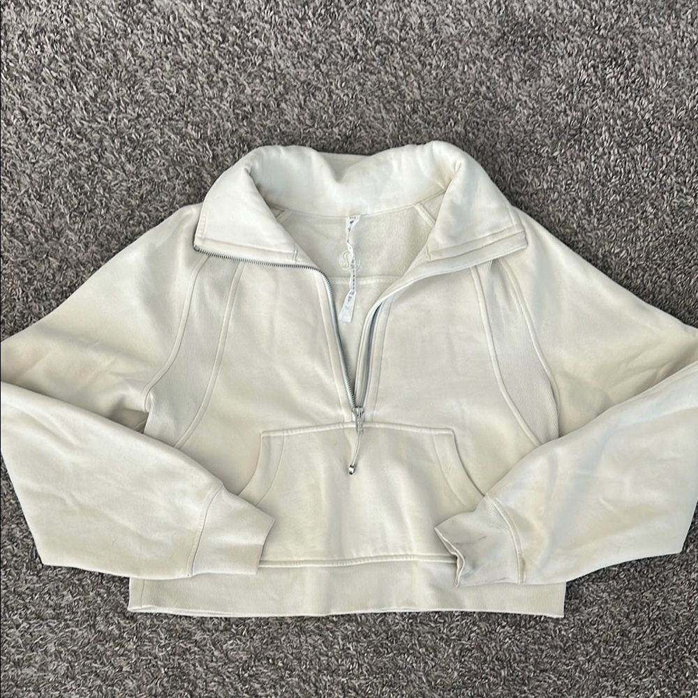 Cropped Lululemon Scuba Half Zip hoodie